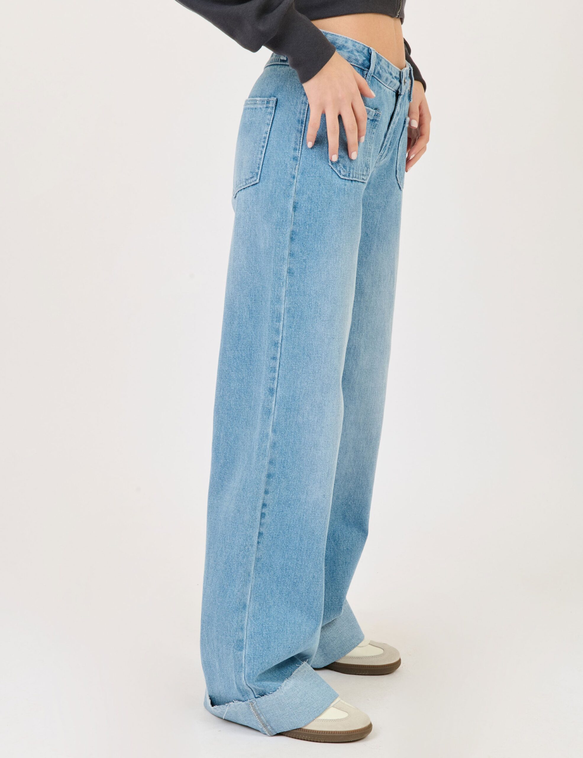 jeans-con-risvolto-415elu-1.jpg