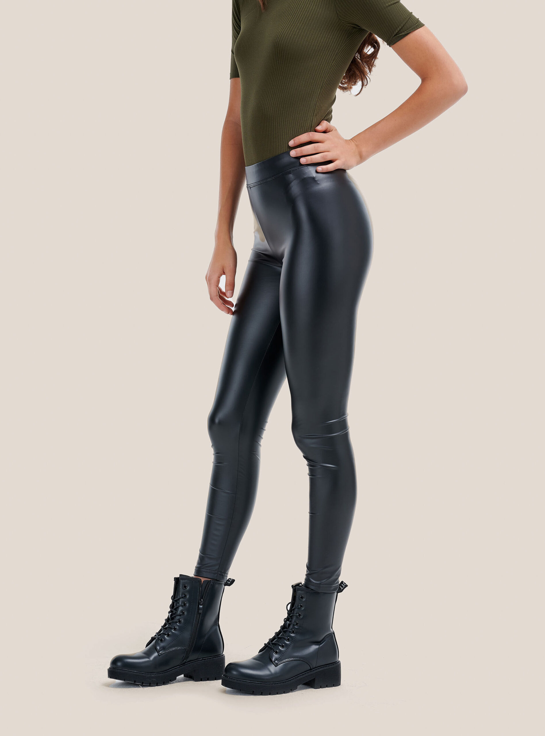 leggings-neri-314myt-1.jpg