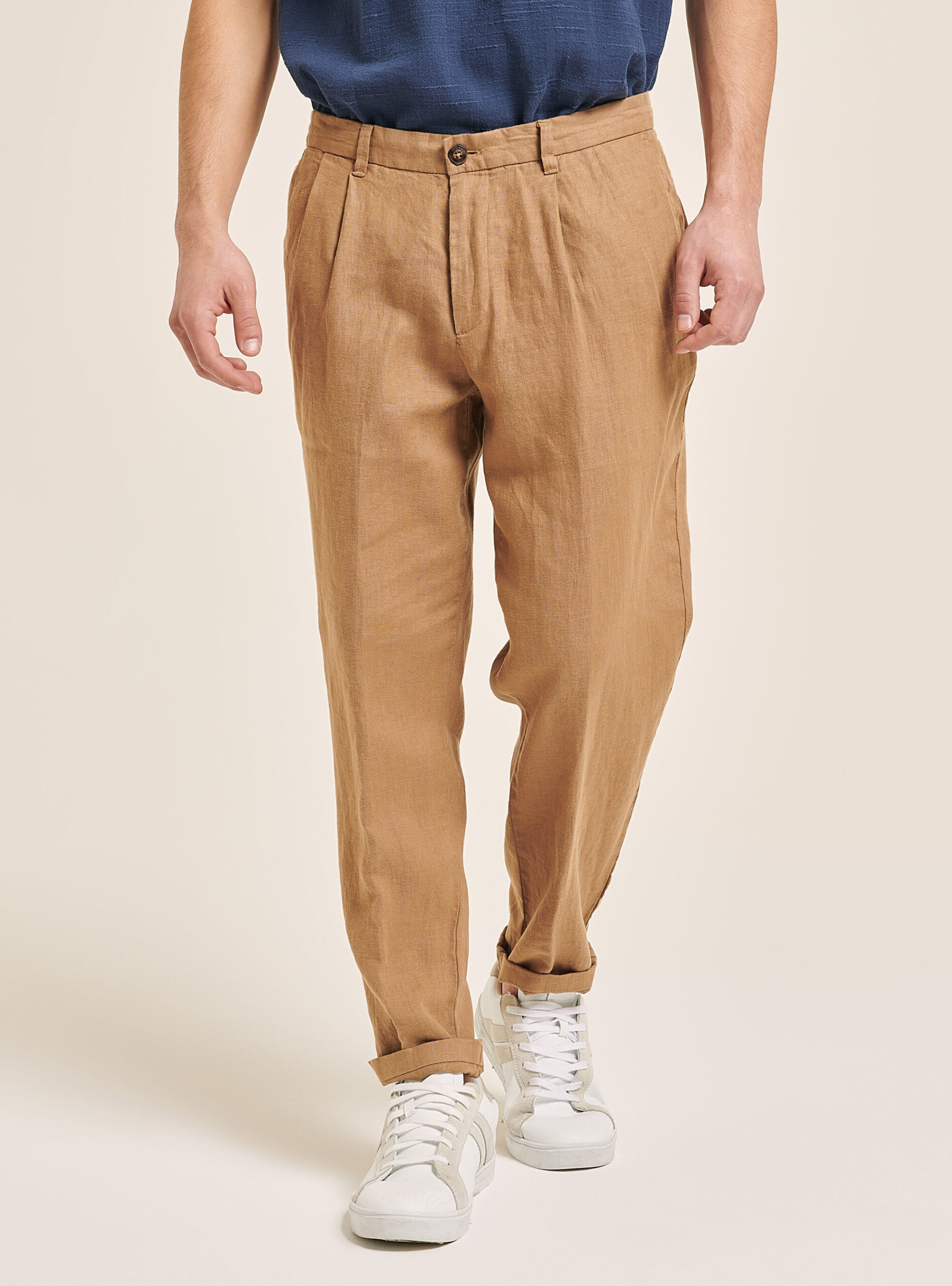 pantaloni-con-pinces-208kky-1.jpg