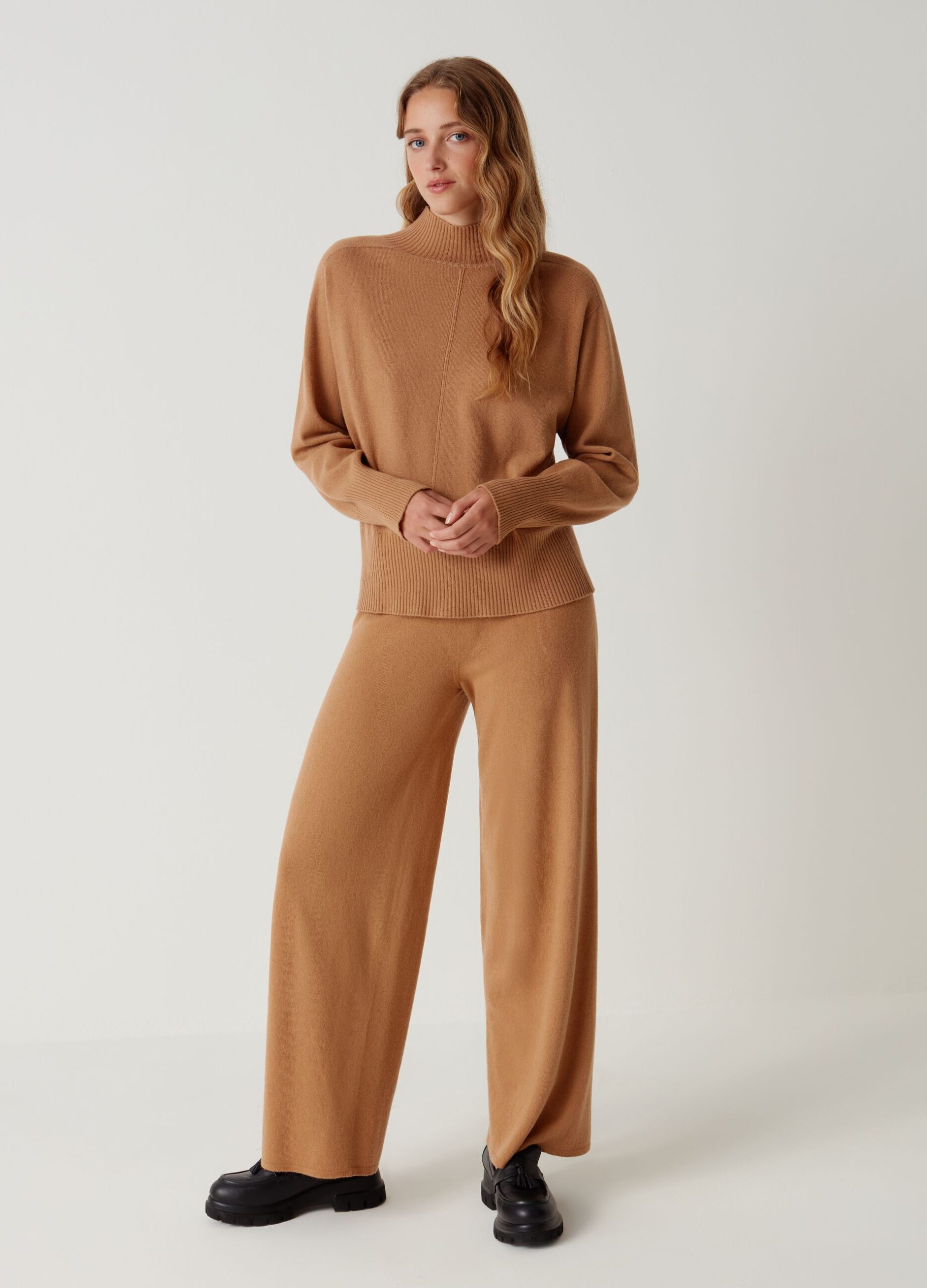 pantaloni-di-lana-981hpn-1.jpg