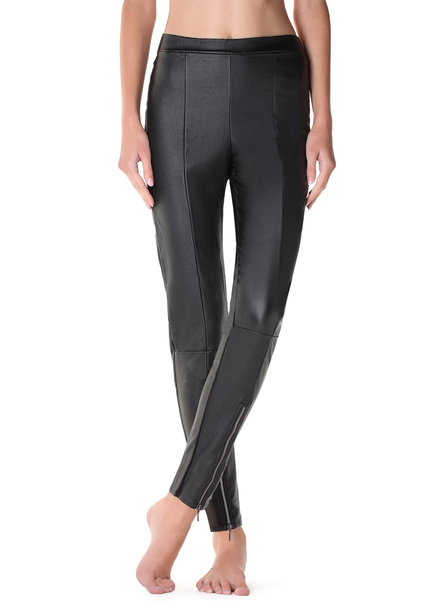 pantaloni-ecopelle-calzedonia-103rvh-1.jpg