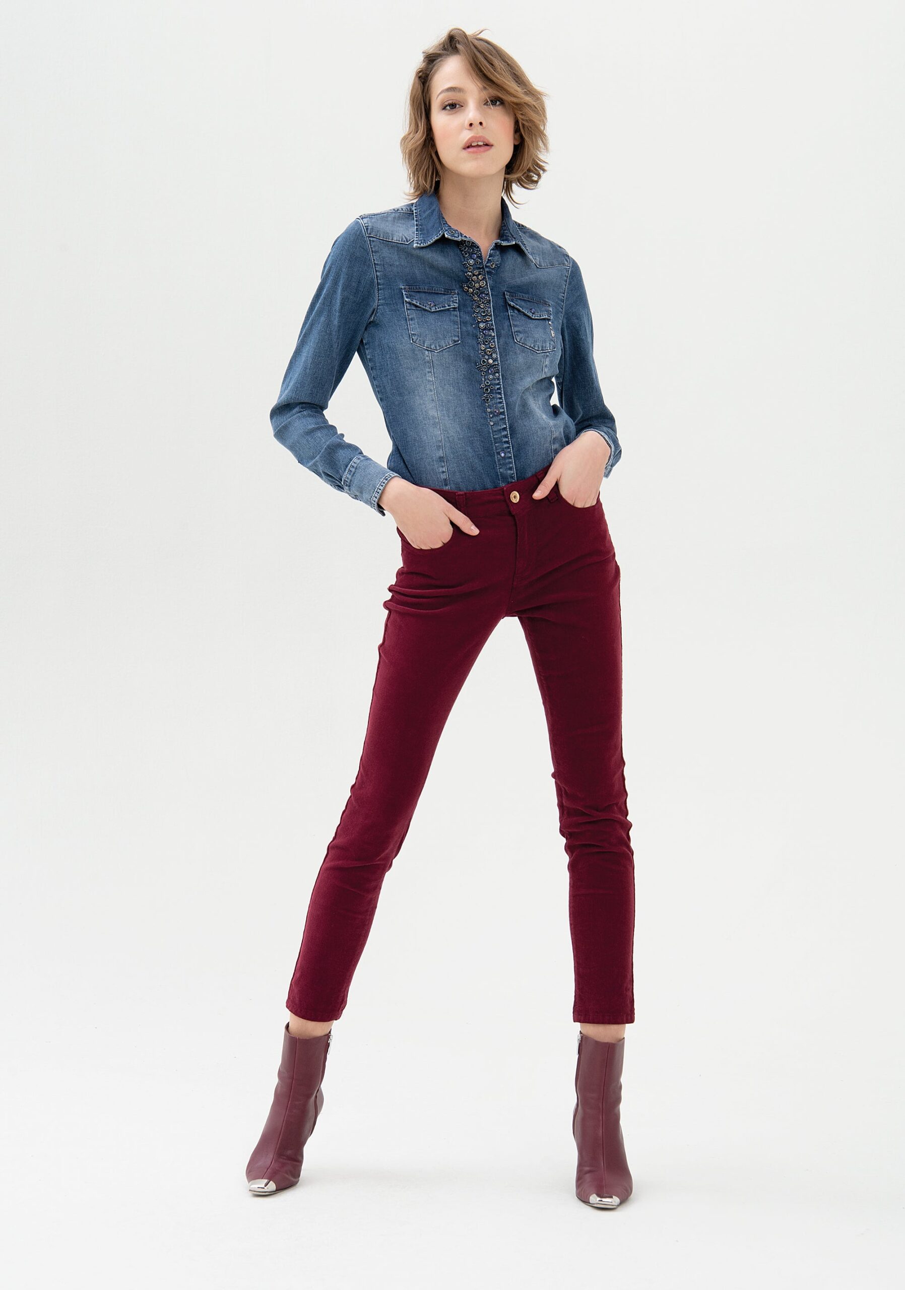 pantaloni-skinny-donna-024rzz-1.jpg
